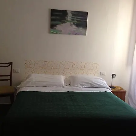 Veronique Hostel *