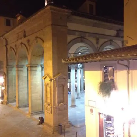 Veronique Hostal Florencia